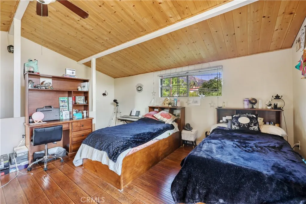 9691 Saluda Avenue, Tujunga, California 91042 home-pic-30